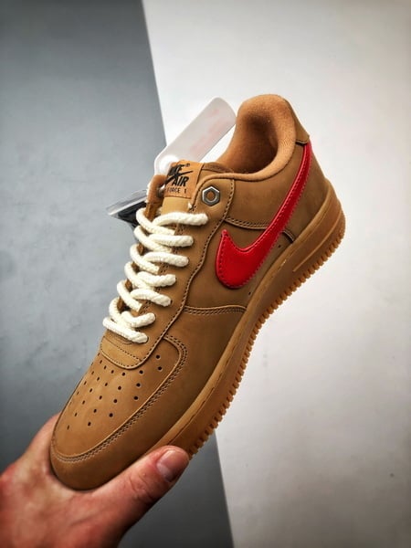Air Force 1 '07 Low Trigo Marrom e Vermelho - Vista 6