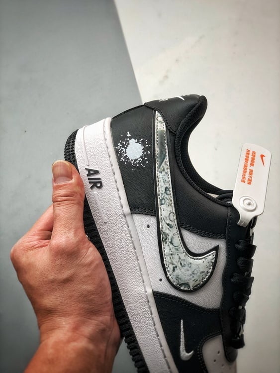 Air Force 1 '07 Low Kusansui Preto e Branco - Vista 2