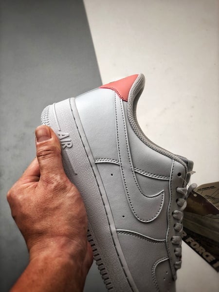 Air Force 1 '07 Low Cinzento Frio e Rosa - Vista 2