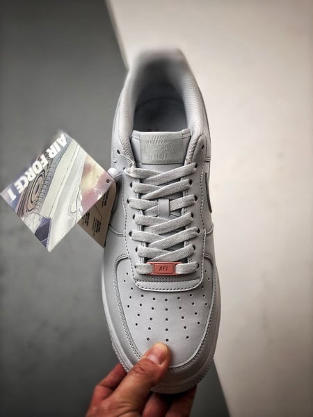 Air Force 1 '07 Low Cinzento Frio e Rosa - Vista 8