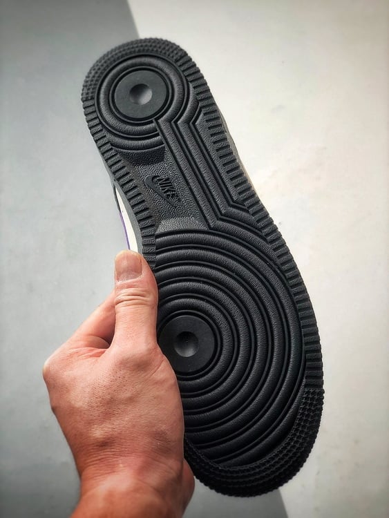 Nike Air Force 1 '07 Low Cinza Nebuloso e Roxo - Vista 4