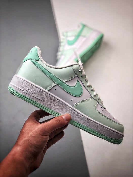 Air Force 1 '07 Low Branco e Verde Claro - Vista 7