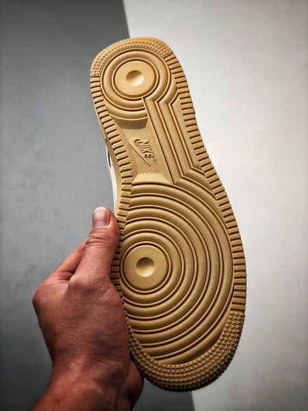 Air Force 1 '07 Low Branco e Marrom - Vista 4