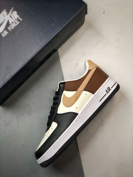 Air Force 1 '07 Low Branco, Preto e Castanho - Vista 8