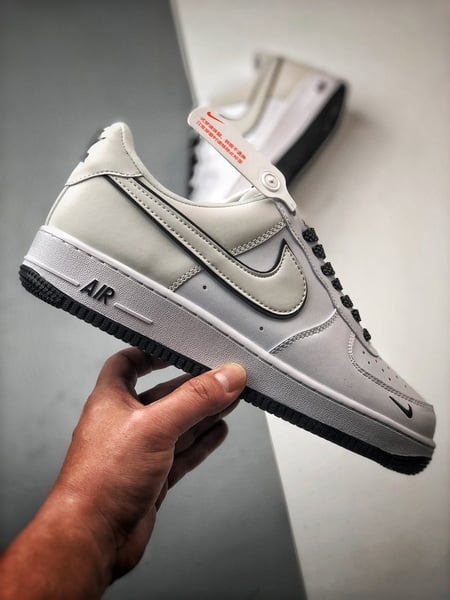 Air Force 1 '07 Low Branco e Preto 3M Reflexo - Vista 7