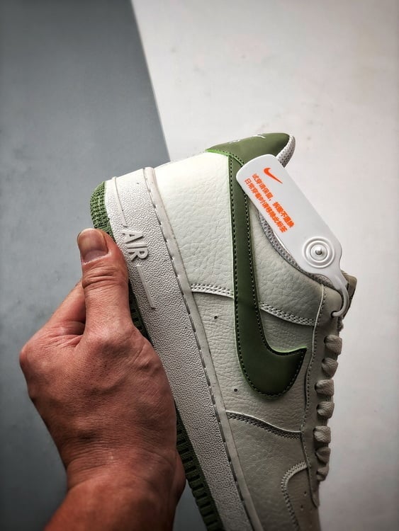 Air Force 1 '07 Low Marfim e Verde - Vista 2