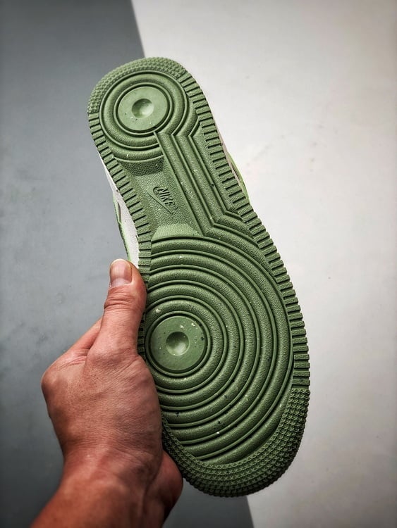 Air Force 1 '07 Low Marfim e Verde - Vista 4