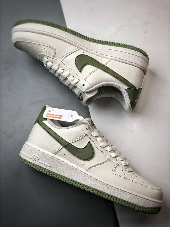 Air Force 1 '07 Low Marfim e Verde - Vista 6