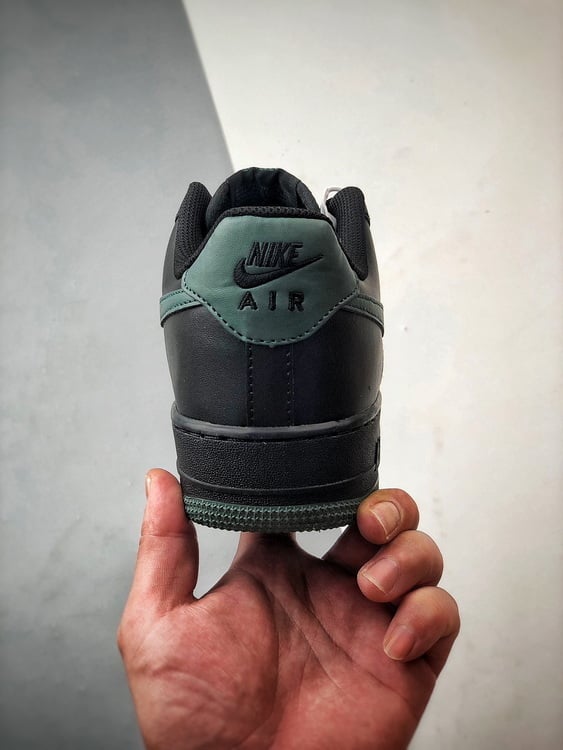 Nike Air Force 1 Low Preto e Verde Escuro - Vista 3