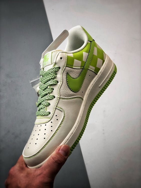 Air Force 1 '07 Low Verde Maçã Xadrez - Vista 5