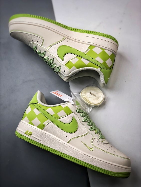 Air Force 1 '07 Low Verde Maçã Xadrez - Vista 6
