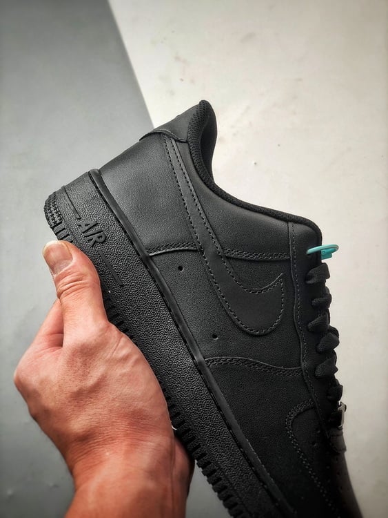 Nike Air Force 1 '07 Low Black Warrior - Vista 2
