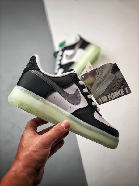 Air Force 1 '07 Low Preto e Branco - Vista 8