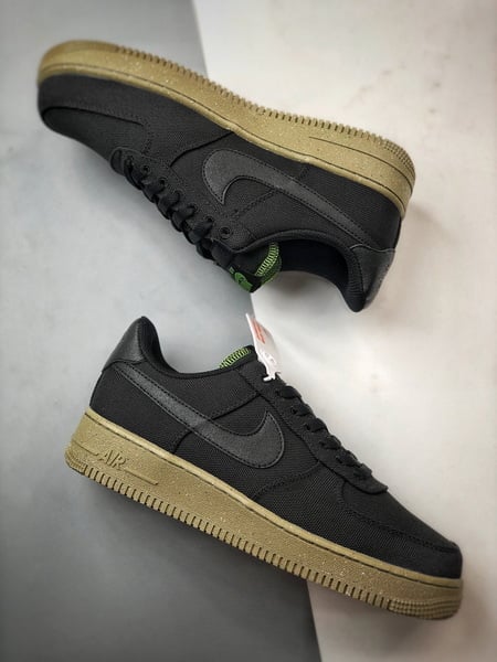 Air Force 1 '07 Low Preto e Verde - Vista 6