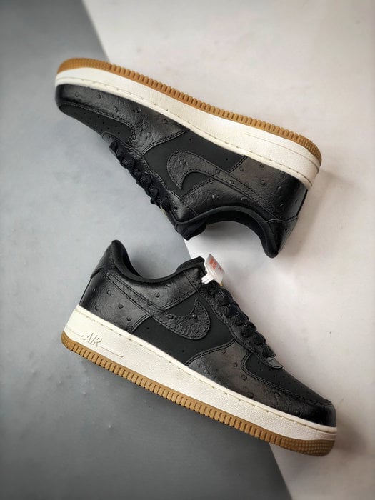 Air Force 1 '07 Low Preto - Vista 4