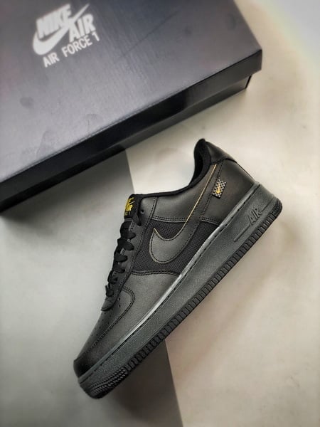 Air Force 1 '07 Low Preto e Amarelo - Vista 8
