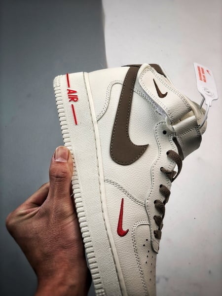 Air Force 1 07 Mid Leite e Cafe Meio Alto - Vista 2