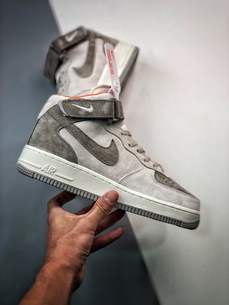 Air Force 1 07 Mid Cinzento e Laranja Camurca - Vista 9