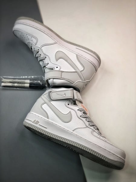 Air Force 1 07 Mid Cinzento e Branco Estrelas - Vista 3