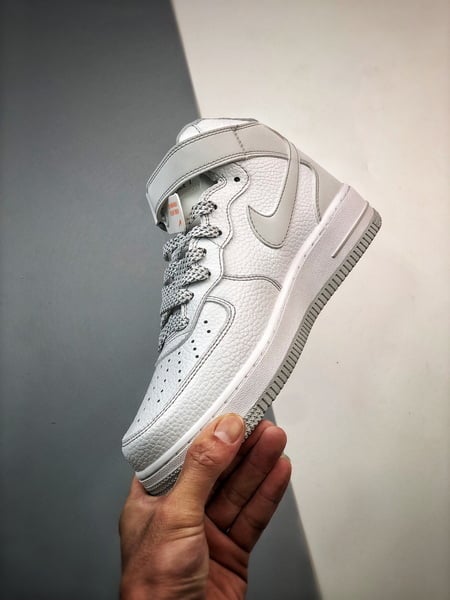 Air Force 1 07 Mid Cinzento e Branco Estrelas - Vista 4