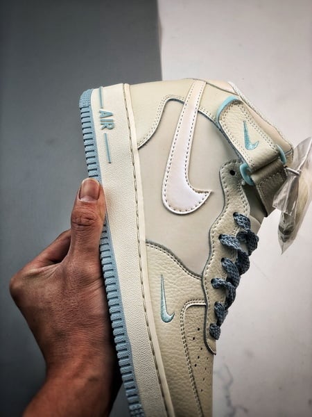 Air Force 1 07 Mid Perolado Bege Branco e Azul Gelo - Vista 2