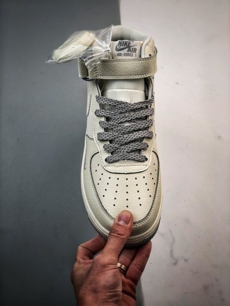 Air Force 1 07 Mid Branco e Cinzento - Vista 9