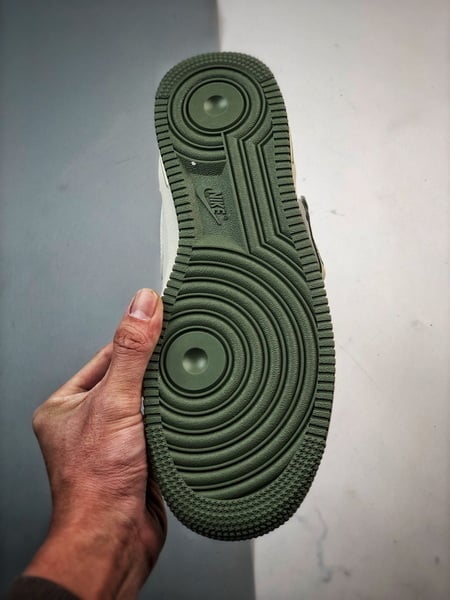 Air Force 1 07 Mid Perolado Bege Branco e Verde - Vista 4