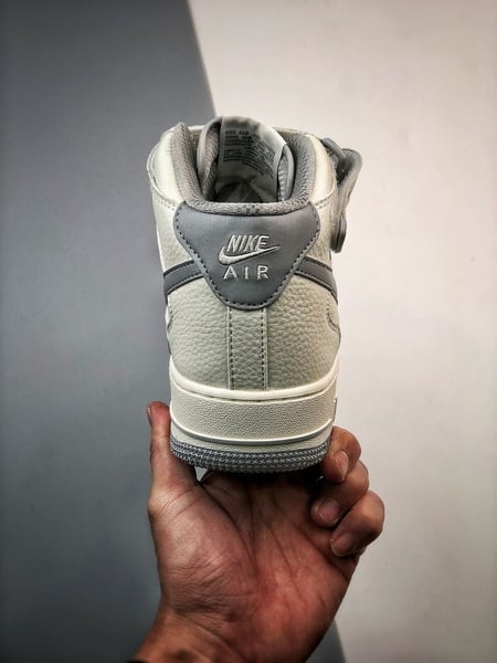 Air Force 1 07 Mid Branco e Cinzento - Vista 8