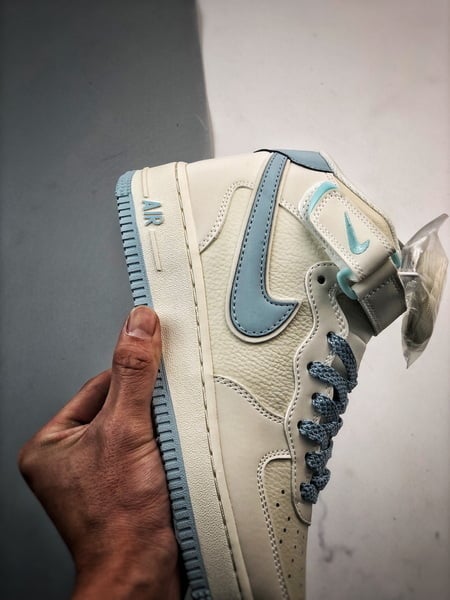 Air Force 1 07 Mid Branco e Azul 3M - Vista 2