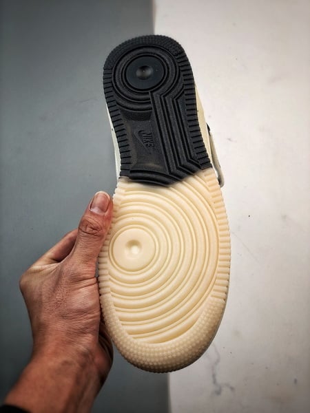 Air Force 1 07 Mid Branco e Preto - Vista 4