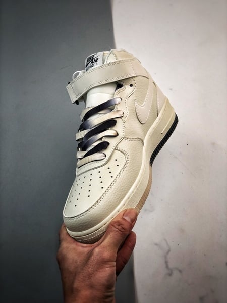 Air Force 1 07 Mid Branco e Preto - Vista 5