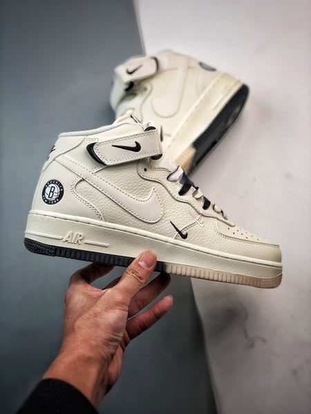 Air Force 1 07 Mid Branco e Preto - Vista 7