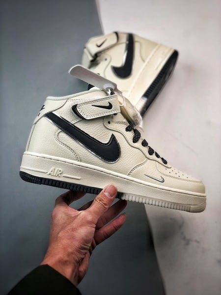 Air Force 1 07 Mid Branco e Preto3M - Vista 7