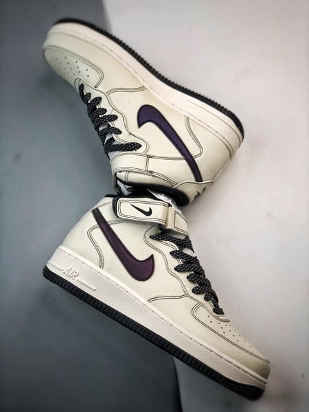 Air Force 1 07 Mid Bege e Preto - Vista 6