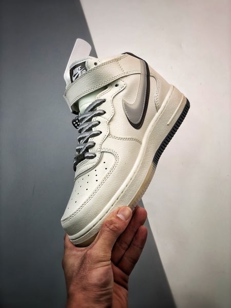 Air Force 1 07 Mid Branco e Preto - Vista 4