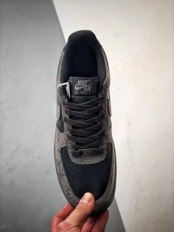 Air Force 1 Low Preto e Cinzento com Pele de Cobra - Vista 9