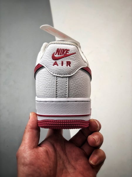 Air Force 1 Low _By You_ Branco e Vermelho Reflexo - Vista 3