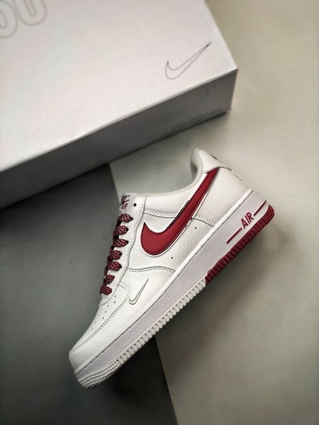 Air Force 1 Low _By You_ Branco e Vermelho Reflexo - Vista 8