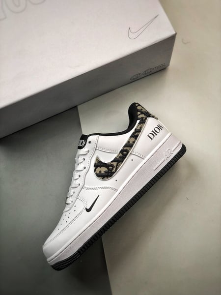 Air Force 1 Low _By You_ Dior Branco e Preto - Vista 8