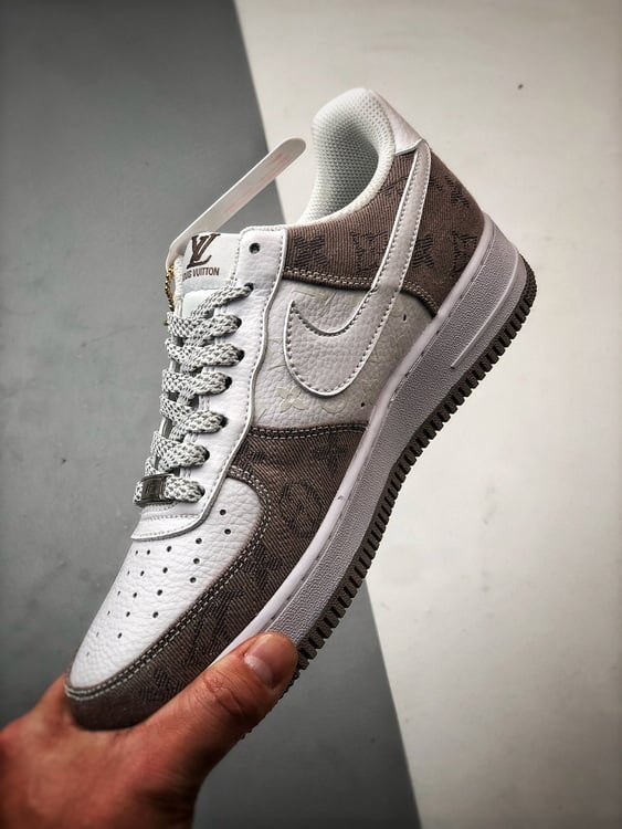 Air Force 1 Low 'By You' LV Branco, Castanho e Denim - Vista 5