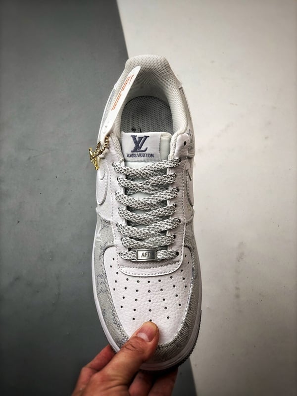 Air Force 1 Low 'By You' LV Branco, Cinza e Denim - Vista 9