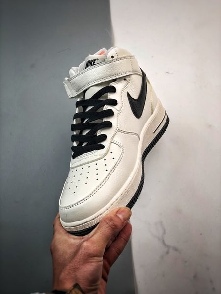 Air Force 1 Mid SupBranco e Preto - Vista 5