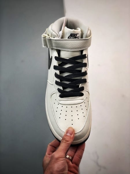 Air Force 1 Mid SupBranco e Preto - Vista 9