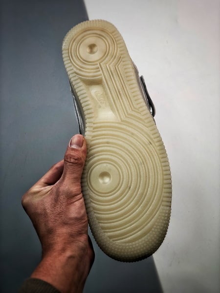 Air Force 1 Mid x Reigning Champ - Vista 5