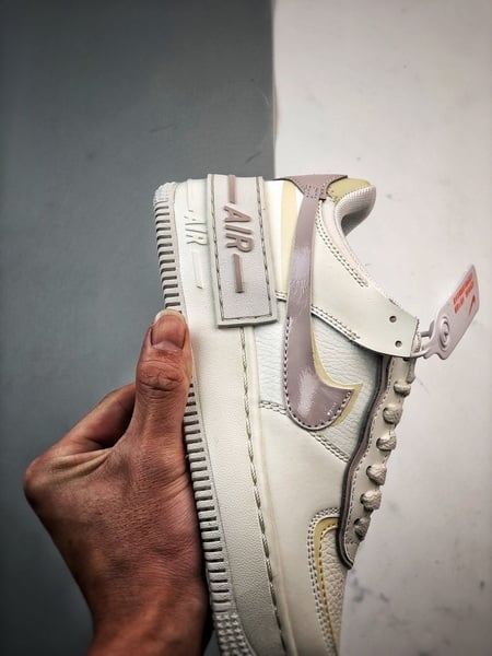 Air Force 1 Shadow Bege Branco e Roxo - Vista 2