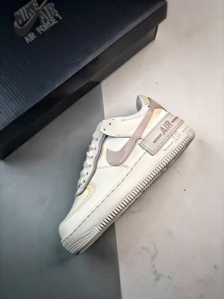 Air Force 1 Shadow Bege Branco e Roxo - Vista 8