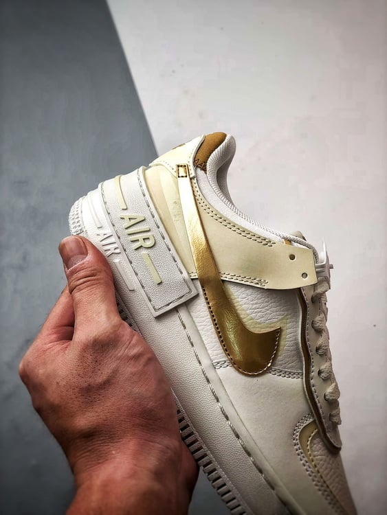 Air Force 1 Shadow Bege Branco e Dourado - Vista 2