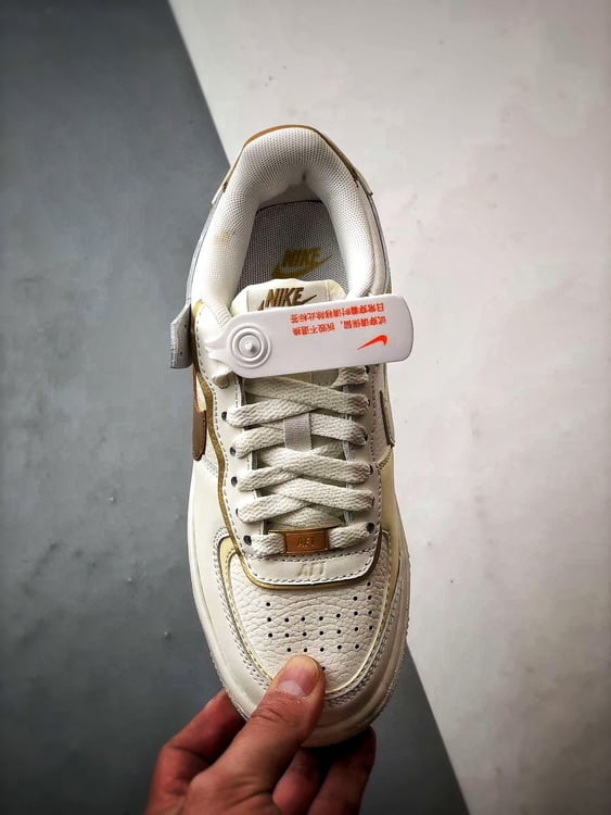 Air Force 1 Shadow Bege Branco e Dourado - Vista 9