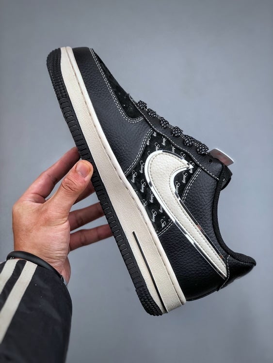 Air Force 1 '07 Low Colaboração Stüssy Branco e Preto - Vista 9