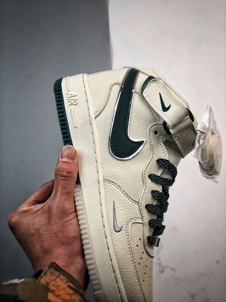 Air Force 107 Mid Bege Branco e Verde Escuro 3M - Vista 2